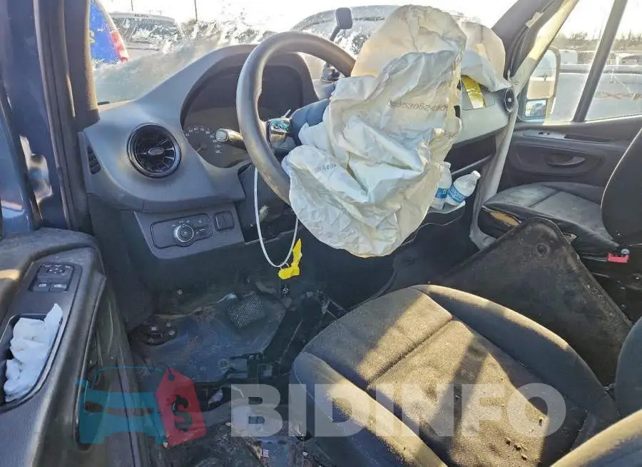 WD4PF1CD8KP149130 Photo# 8