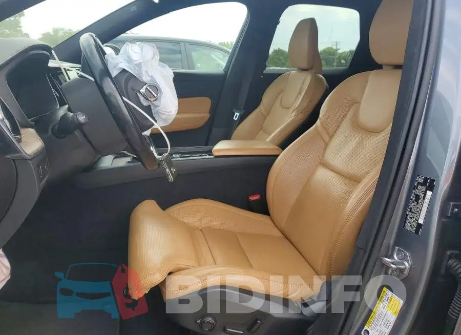 YV4102RL1M1737752 Photo# 7