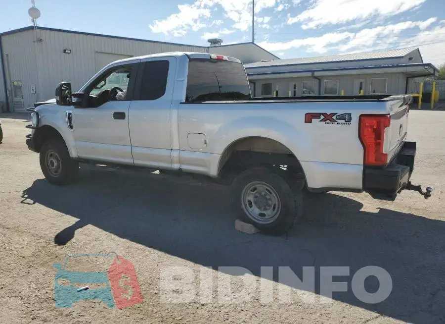 1FT7X2B63JEC63269 Photo# 2