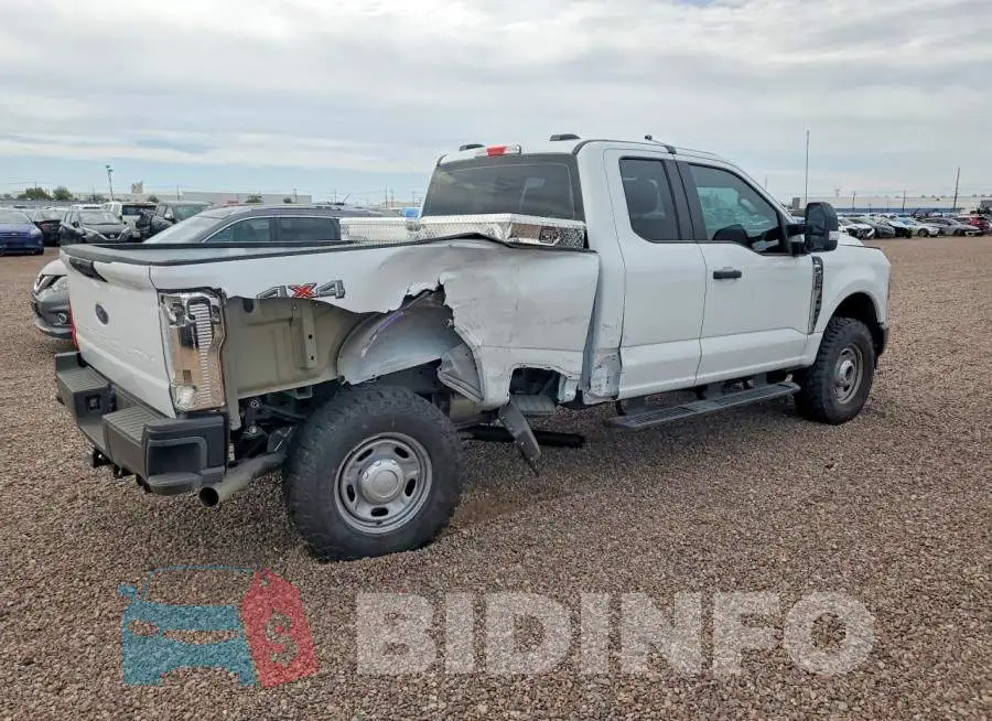 1FT7X2BA1TED05106 Photo# 3