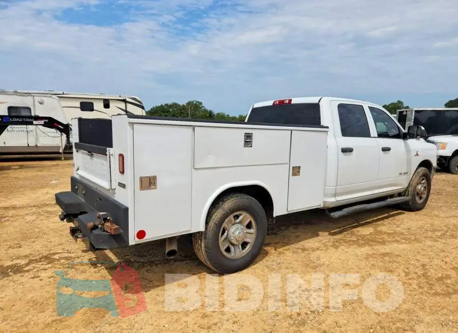 3C6UR4HL9MG604667 Photo# 3