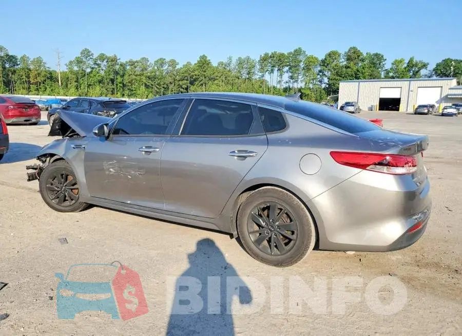 5XXGT4L38JG215726 Photo# 2