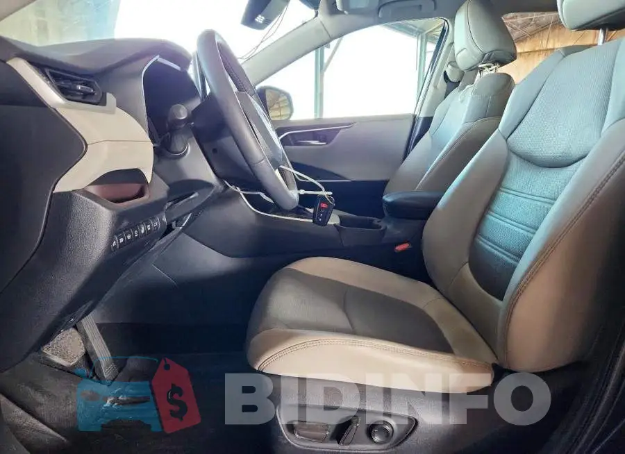 2T3Y1RFV9PW239267 Photo# 7
