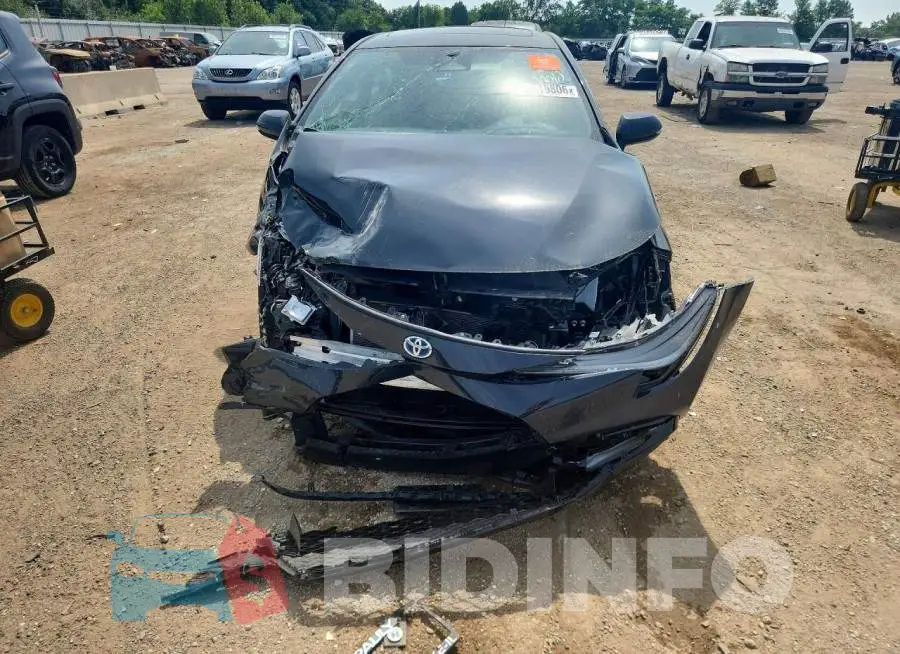 JTDBCMFE2R3033152 Photo# 5