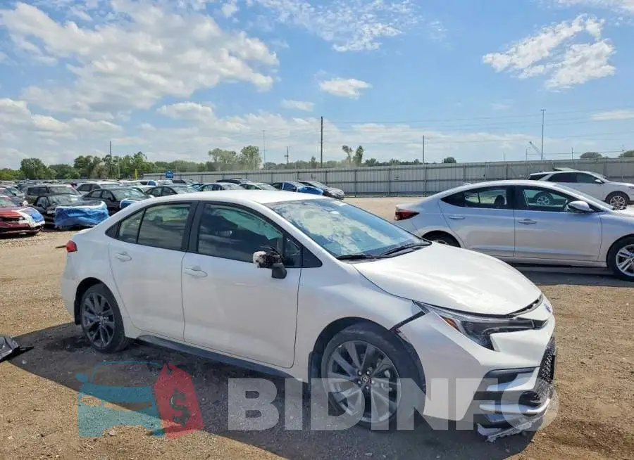 JTDBCMFE4S3084187 Photo# 4