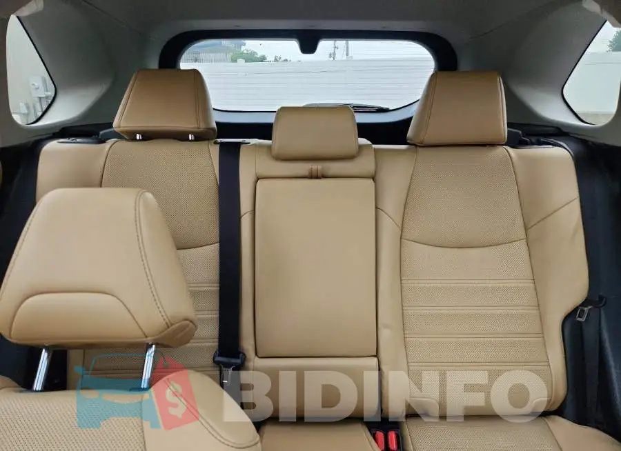 JTMD6RFV8PD111843 Photo# 10