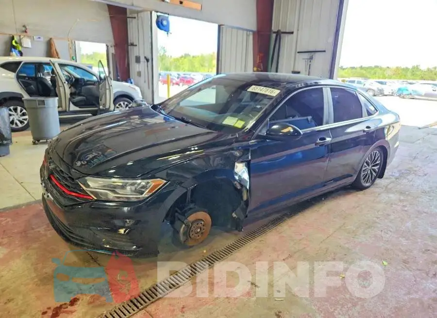3VWCB7BU5KM158315 Photo# 1