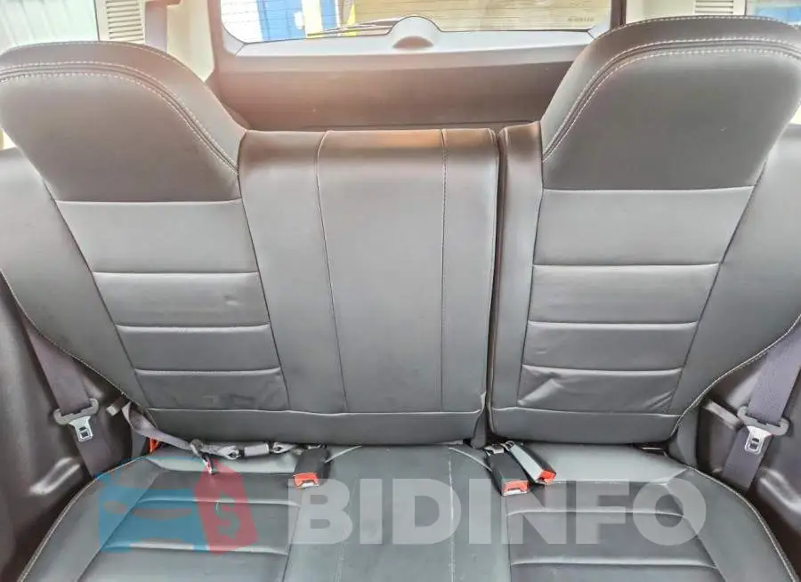 1C4NJRAB4HD208748 Photo# 10