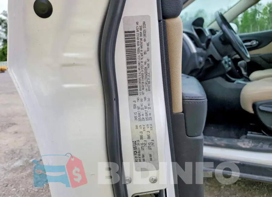 1C4PJLCSXHW560224 Photo# 13