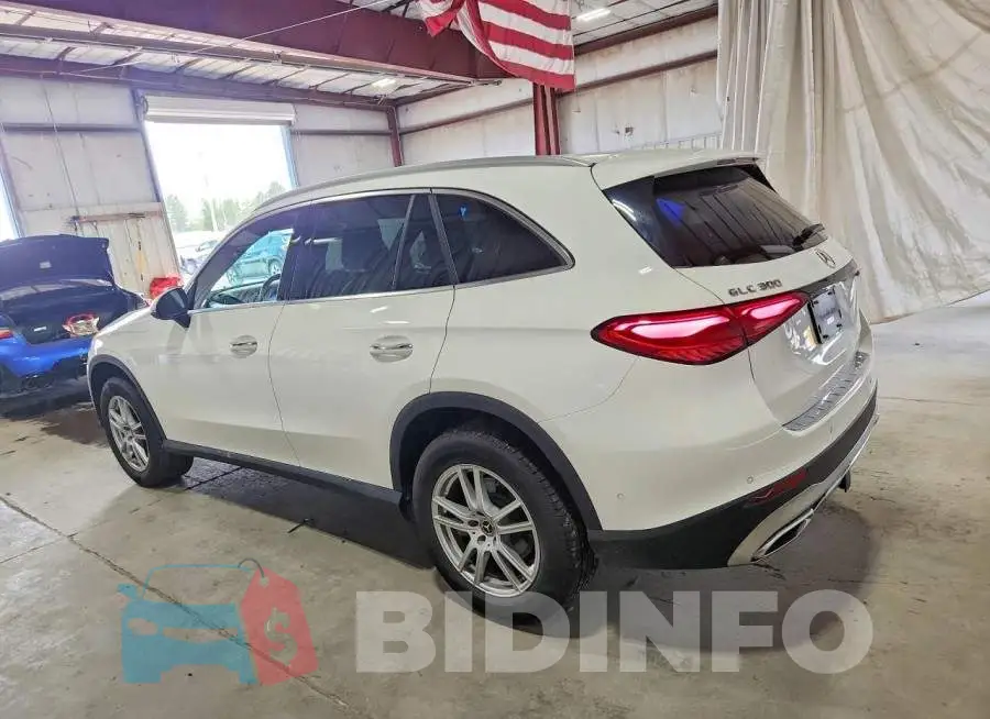 W1NKM4HB2PU022121 Photo# 2