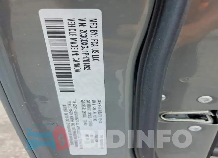 2C3CDXGJ1PH701892 Photo# 12