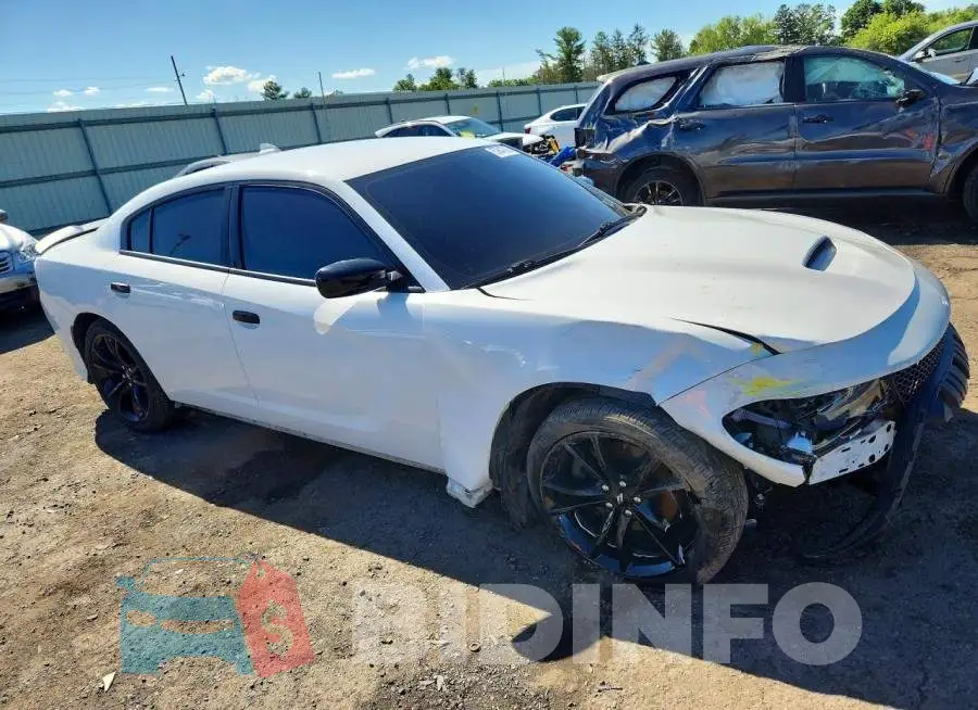2C3CDXHG6JH323241 Photo# 4
