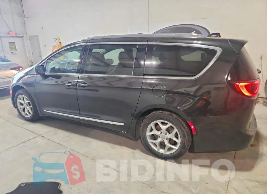 2C4RC1EG5JR102718 Photo# 2