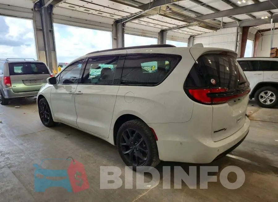 2C4RC3GG2NR102044 Photo# 2