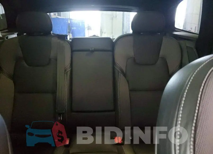LYV062RX3PB242742 Photo# 10