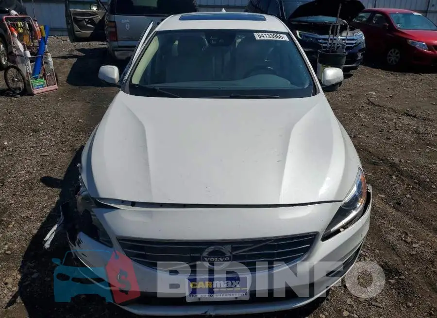 LYV402TM2HB126080 Photo# 5