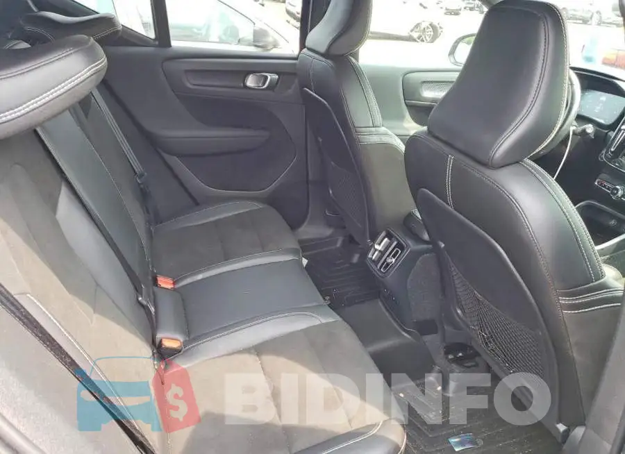 YV4162UM0M2542721 Photo# 11