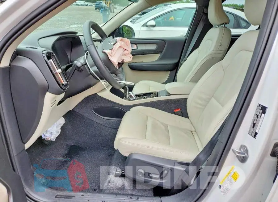 YV4L12UC4S2472023 Photo# 7