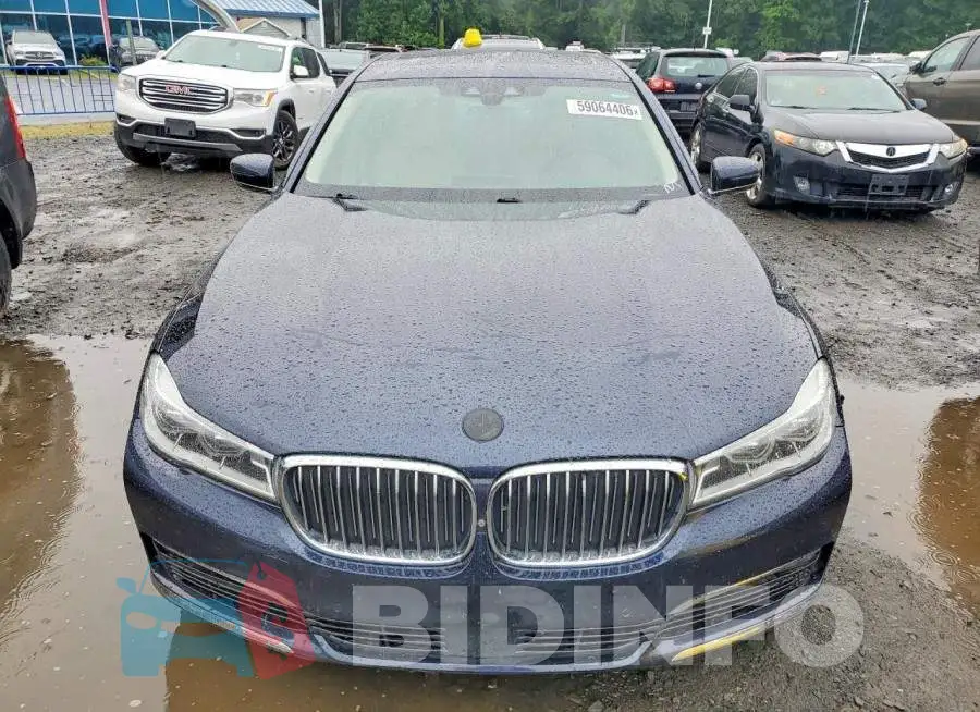WBA7F2C58JG423821 Photo# 5
