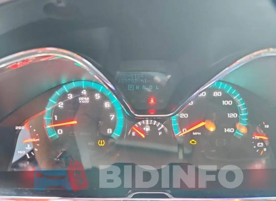 1GNKRFEDXHJ140678 Photo# 9