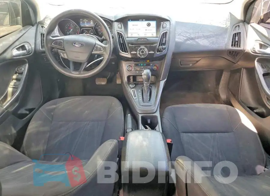 1FADP3M27HL225820 Photo# 8