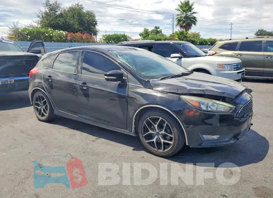 1FADP3M27HL225820 Photo# 4