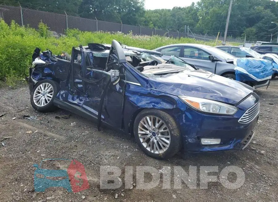 1FADP3N27HL202777 Photo# 4