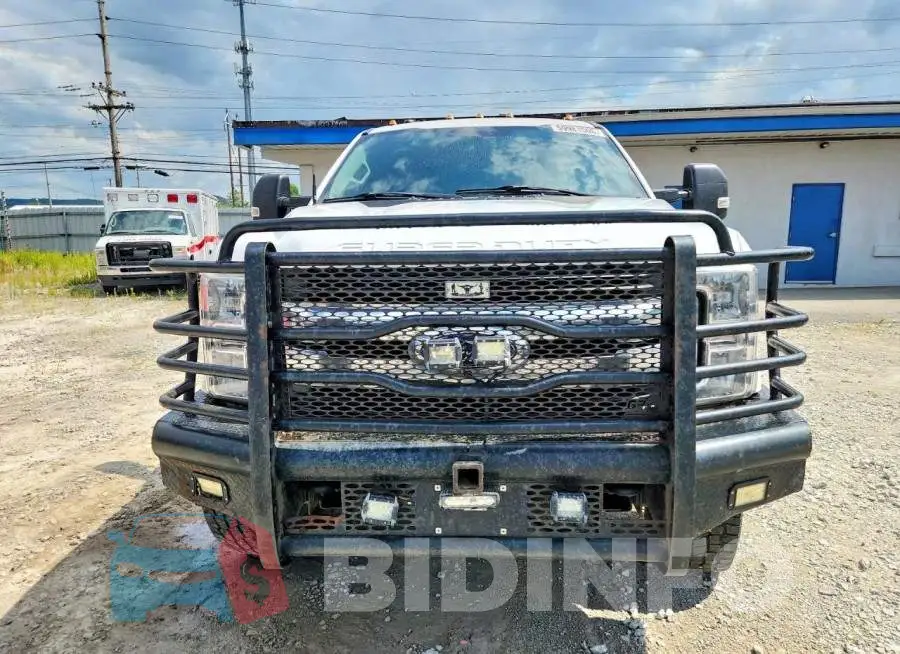 1FT8W3DT7JEC90717 Photo# 5