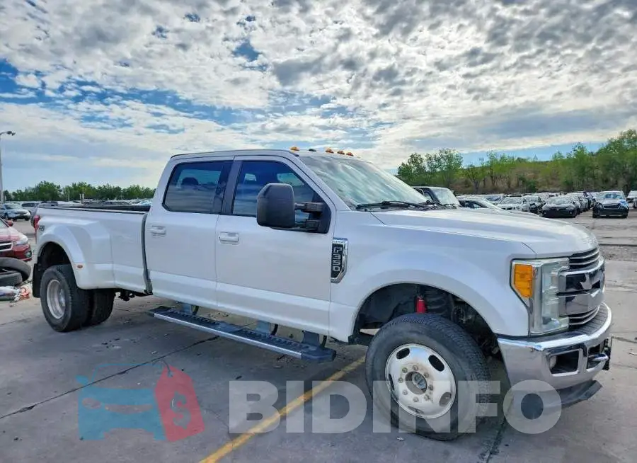 1FT8W3DTXHEB69108 Photo# 4