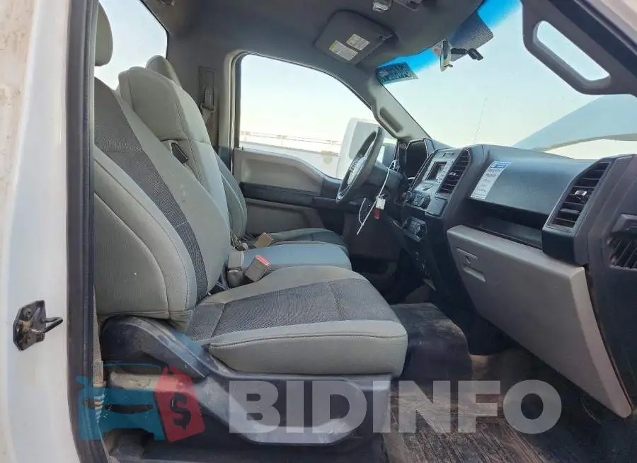 1FTMF1EBXJKE52558 Photo# 10