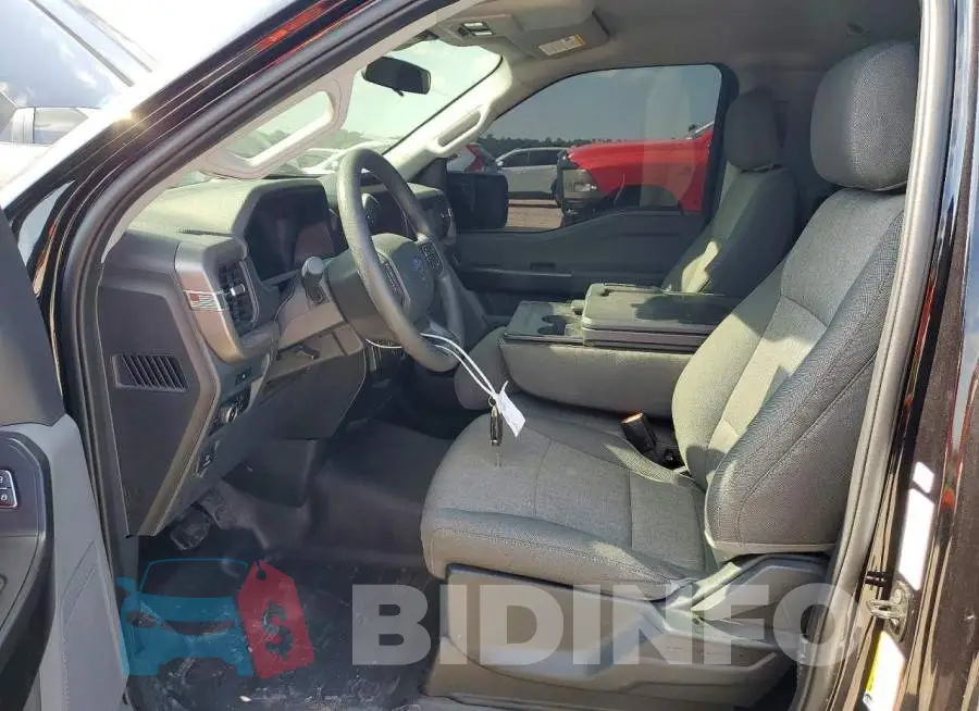 1FTMF1L57SKD17505 Photo# 7