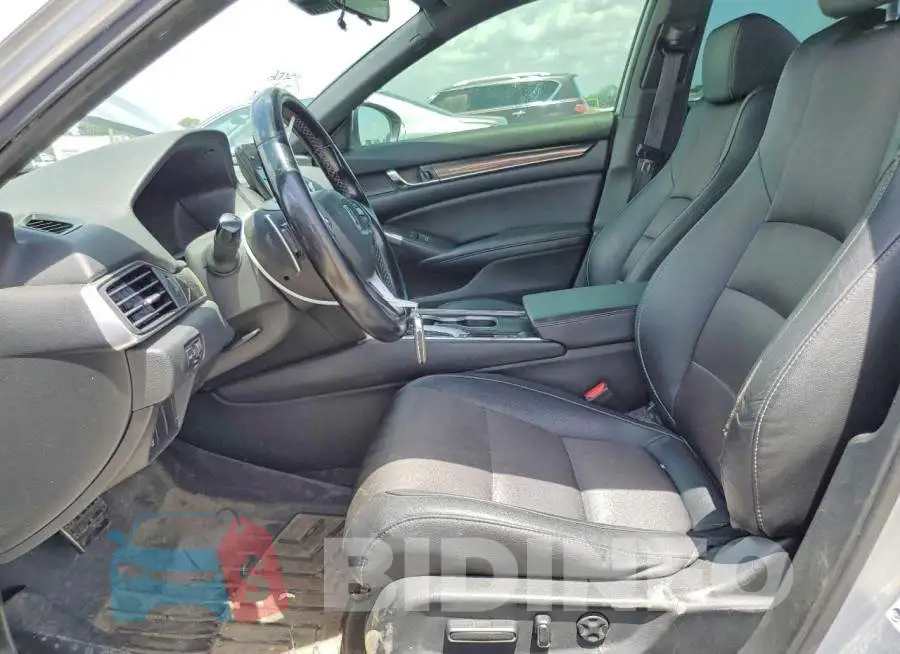 1HGCV1F37KA153284 Photo# 7