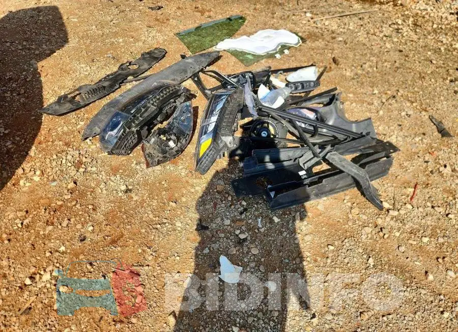 1HGCV2F58JA011239 Photo# 12