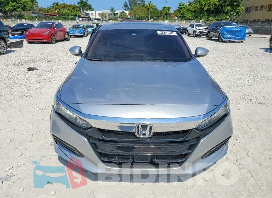 1HGCV2F60JA034667 Photo# 5