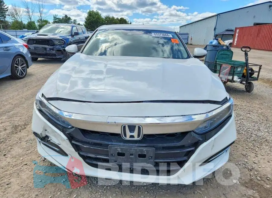 1HGCV3F72KA800818 Photo# 5