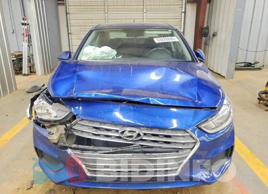 3KPC24A31KE043098 Photo# 5