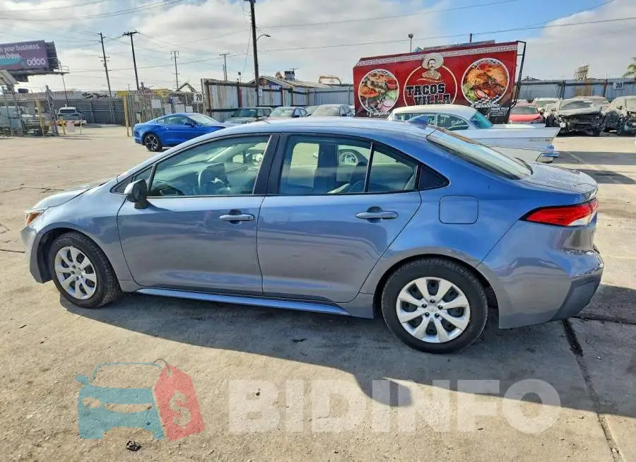 JTDBCMFE1S3092294 Photo# 2