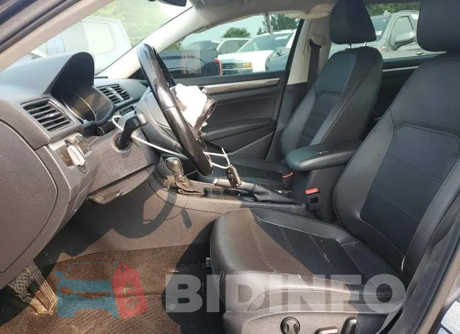 1VWGT7A35HC081267 Photo# 7