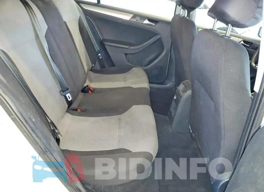 3VW167AJ5HM241352 Photo# 10