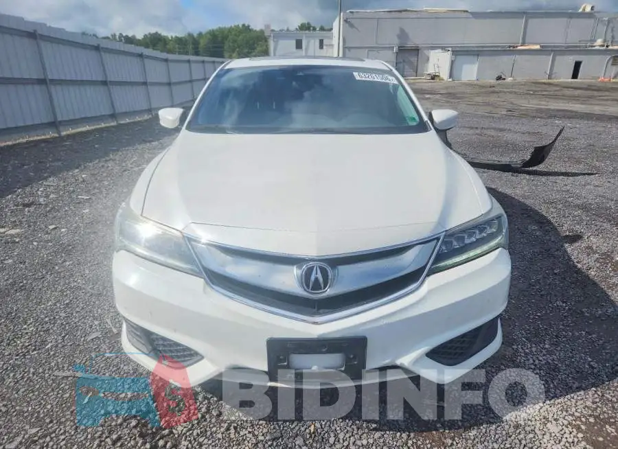 19UDE2F79JA007013 Photo# 5