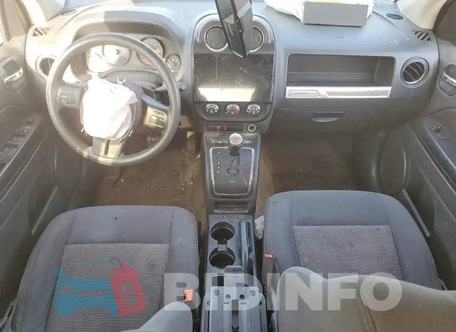 1C4NJCBA5HD146747 Photo# 8