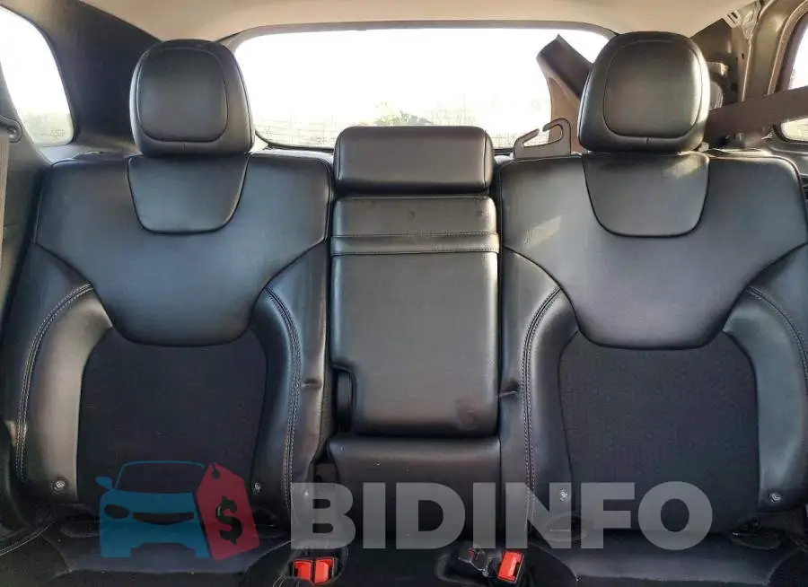 1C4PJLLB1KD110576 Photo# 10