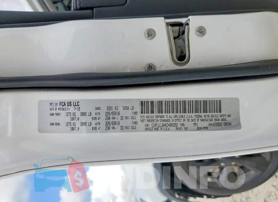1C4PJLLB4KD490352 Photo# 14