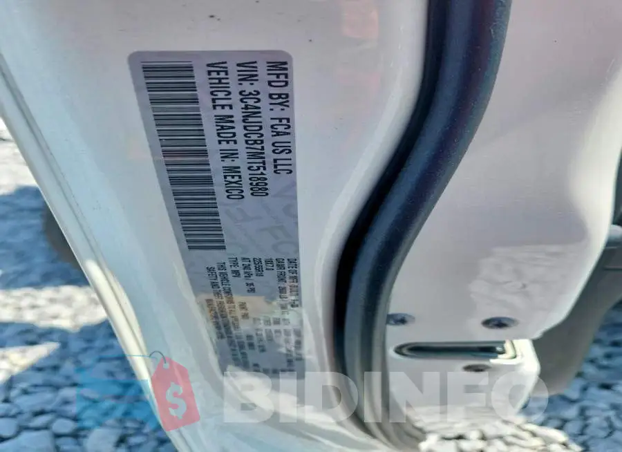 3C4NJDCB7MT518980 Photo# 14