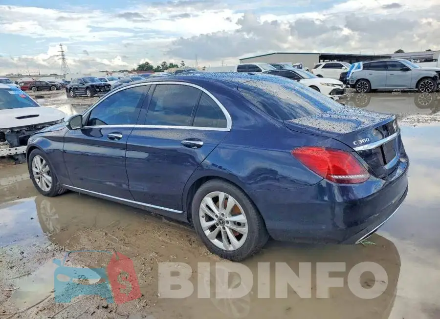 WDDWF8DBXKR458295 Photo# 2