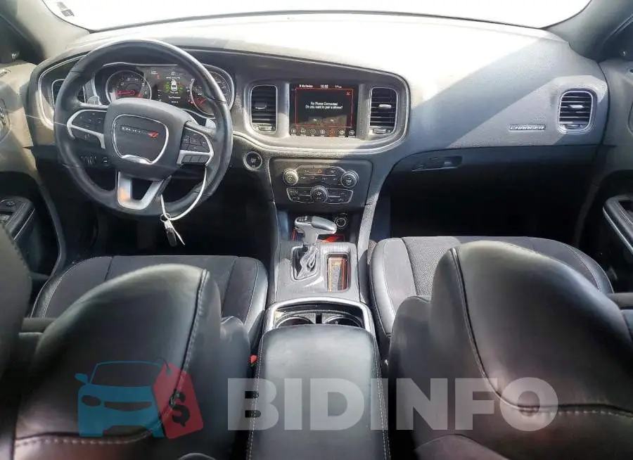 2C3CDXCT4JH163980 Photo# 8