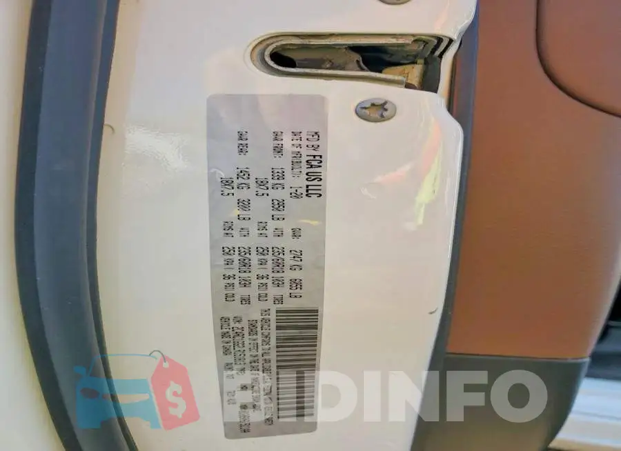 2C4RC1GG2LR151813 Photo# 13