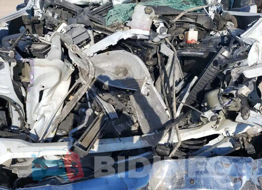 2GC4KNE74T1163189 Photo# 11
