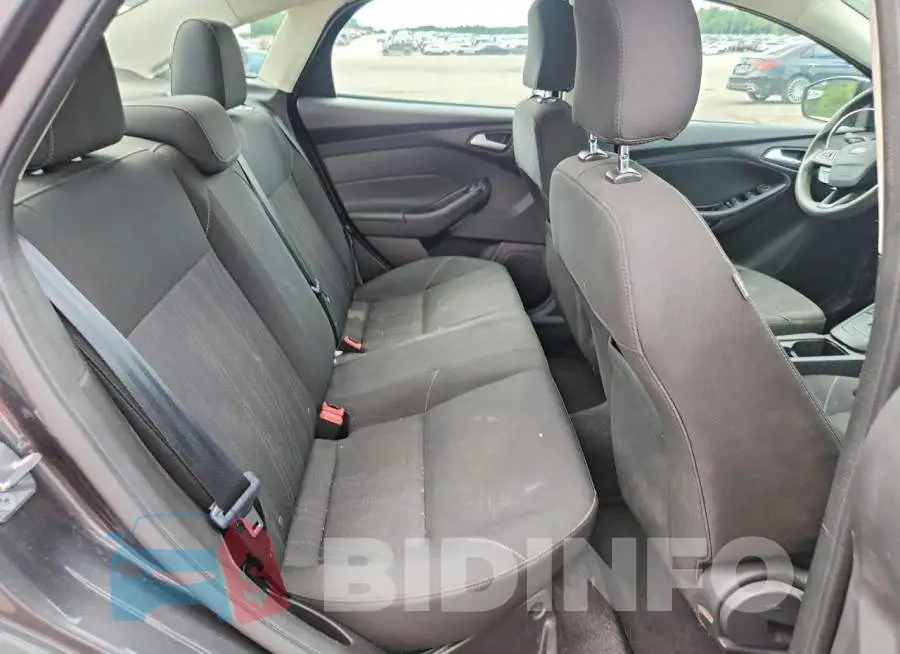 1FADP3F21HL274914 Photo# 10