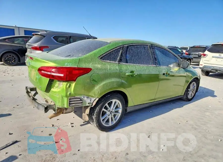 1FADP3F22JL240258 Photo# 3